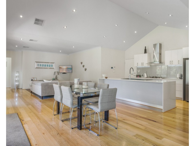 26 Blissett Drive, Bedfordale WA 6112