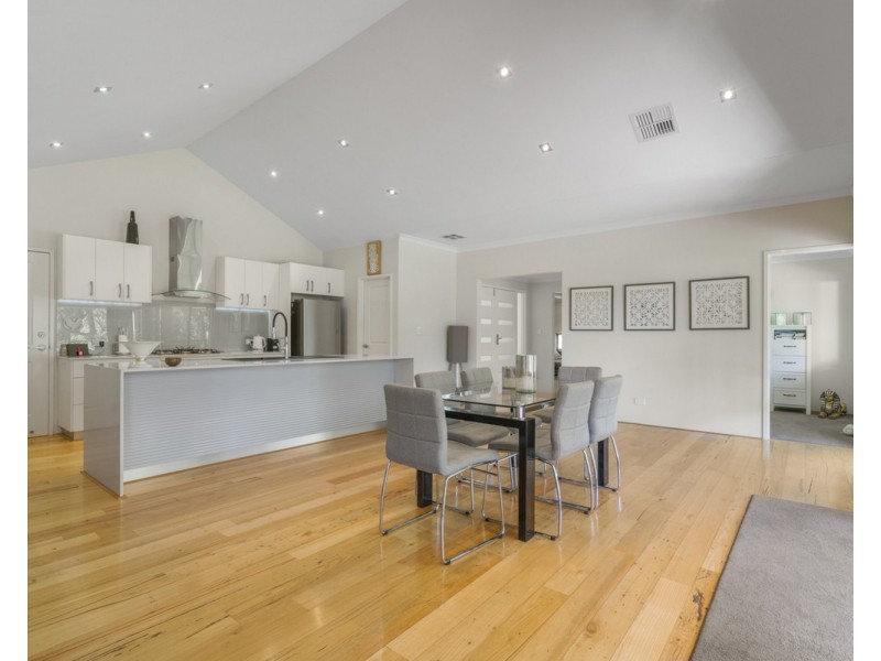 26 Blissett Drive, Bedfordale WA 6112