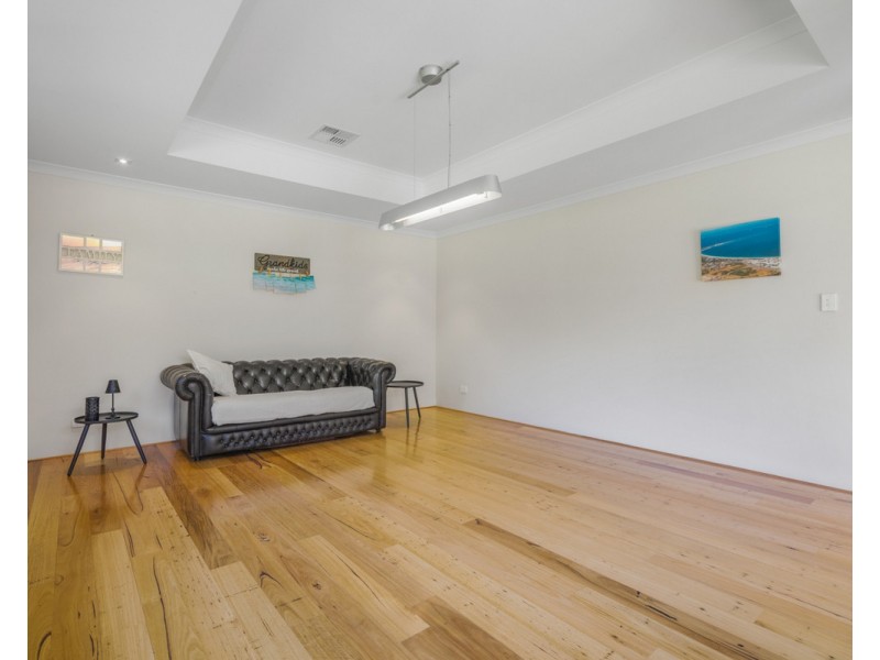 26 Blissett Drive, Bedfordale WA 6112