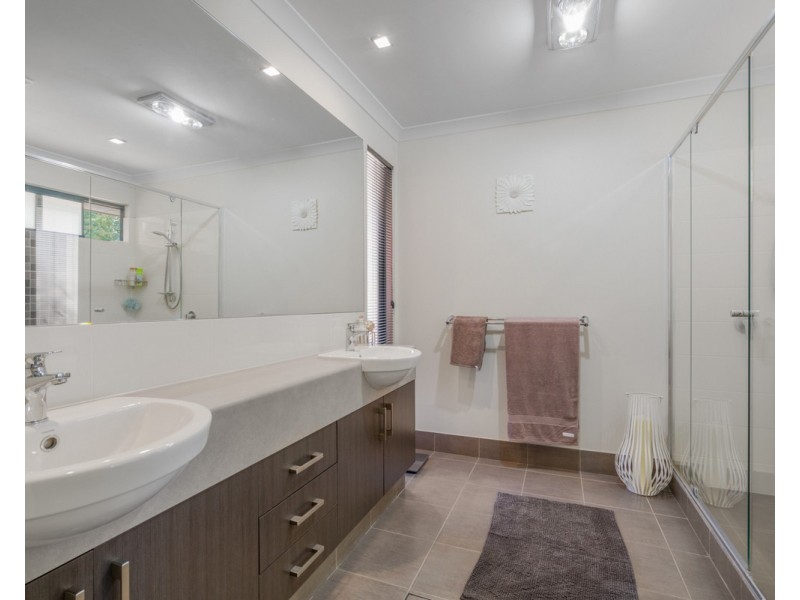 26 Blissett Drive, Bedfordale WA 6112
