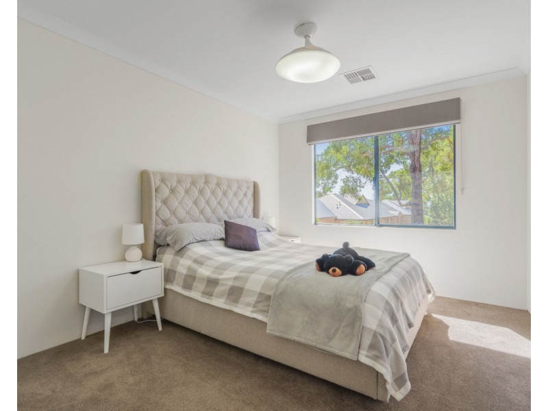 26 Blissett Drive, Bedfordale WA 6112