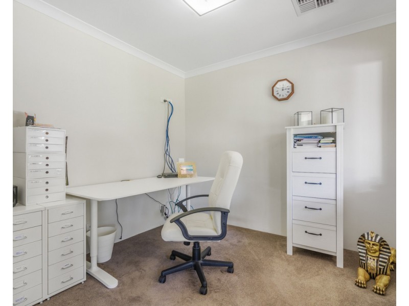 26 Blissett Drive, Bedfordale WA 6112