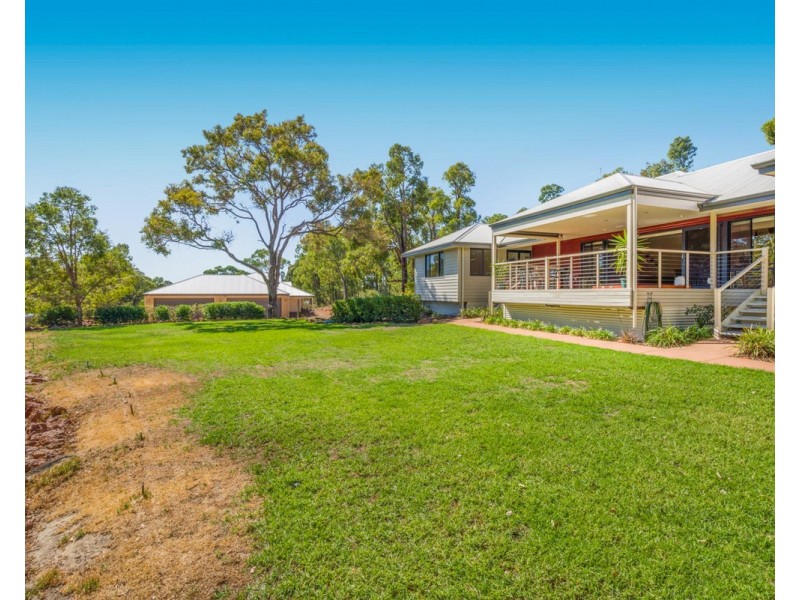 26 Blissett Drive, Bedfordale WA 6112