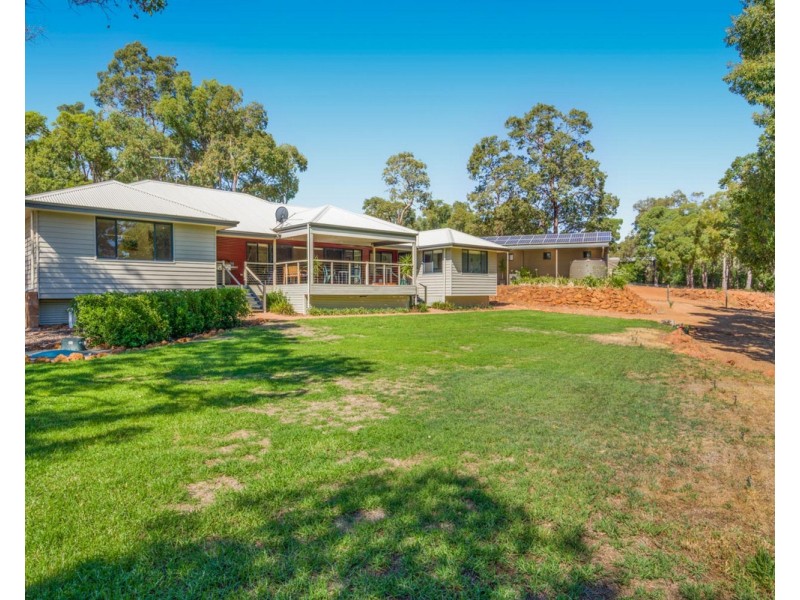 26 Blissett Drive, Bedfordale WA 6112