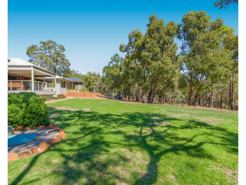 26 Blissett Drive, Bedfordale WA 6112