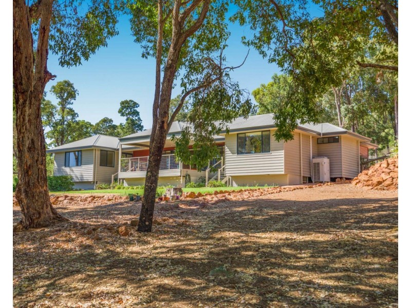 26 Blissett Drive, Bedfordale WA 6112