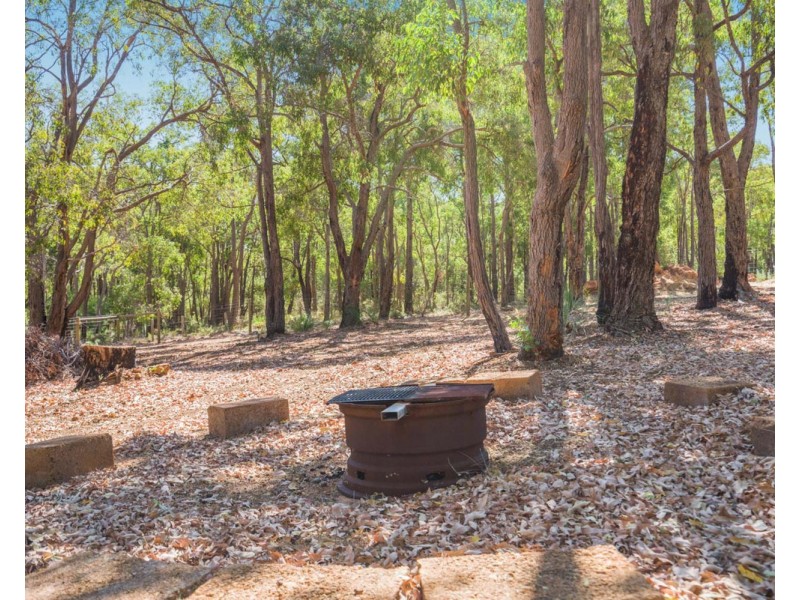 26 Blissett Drive, Bedfordale WA 6112