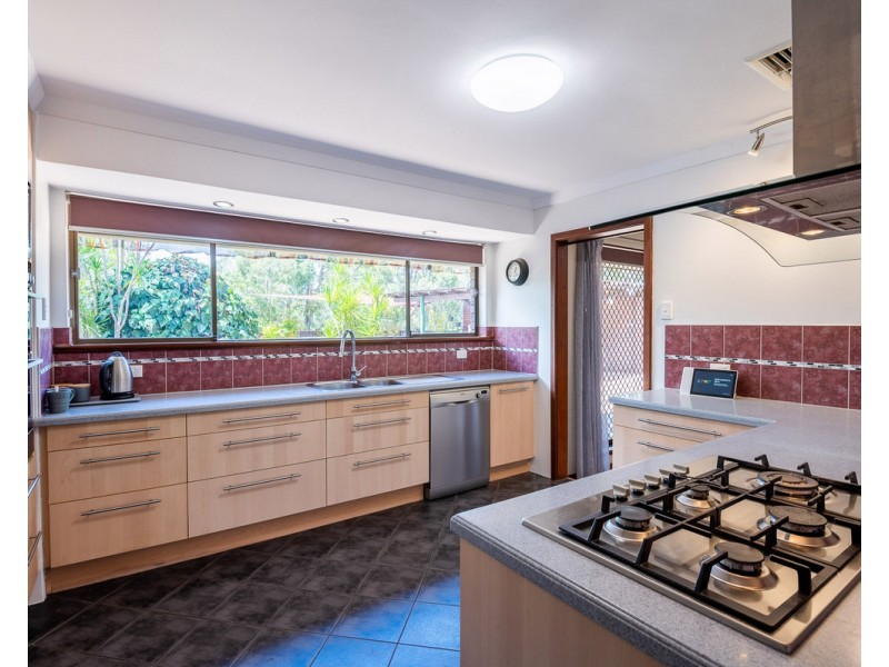 8 Stonegate Road, Roleystone WA 6111