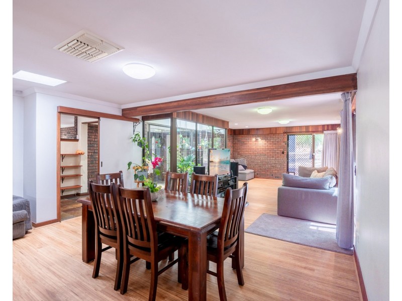 8 Stonegate Road, Roleystone WA 6111