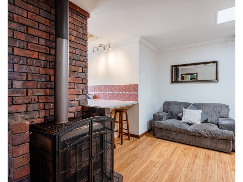 8 Stonegate Road, Roleystone WA 6111