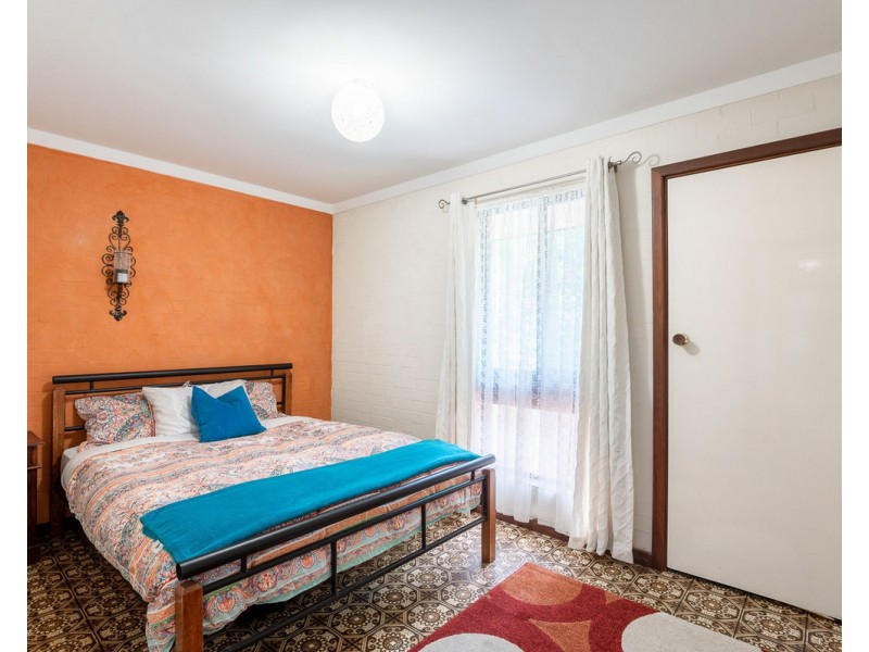 8 Stonegate Road, Roleystone WA 6111