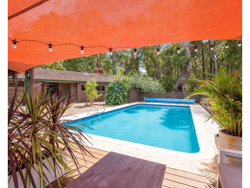 8 Stonegate Road, Roleystone WA 6111