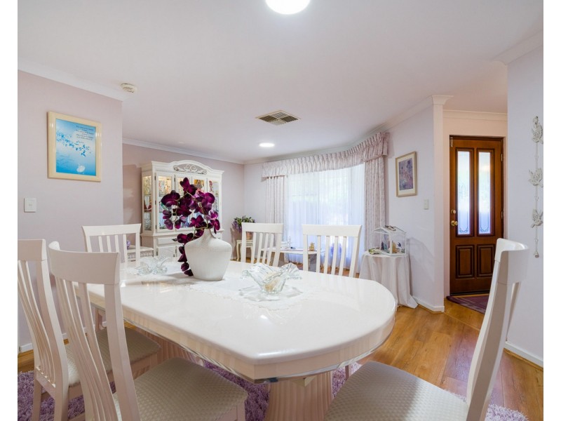 4 Malbec Place, Mount Nasura WA 6112