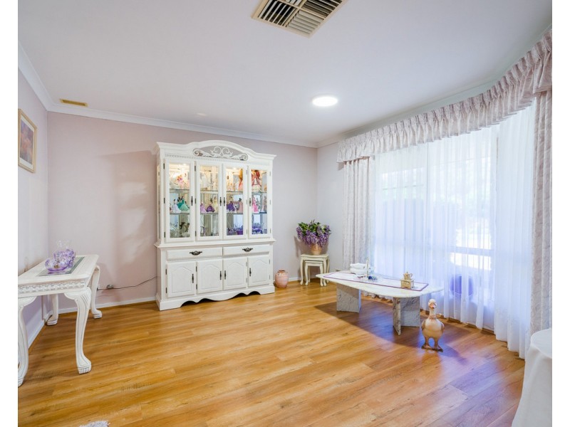 4 Malbec Place, Mount Nasura WA 6112