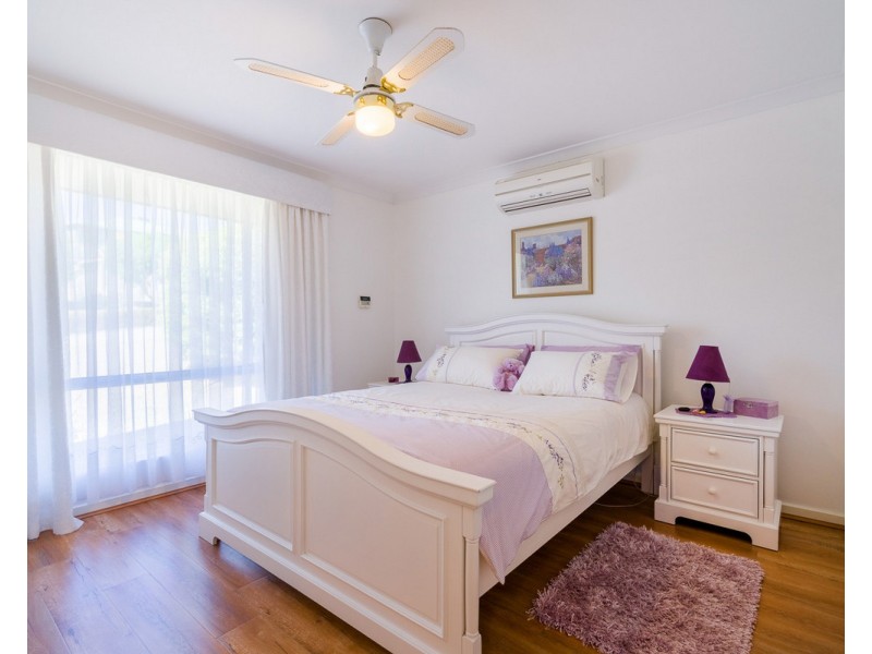 4 Malbec Place, Mount Nasura WA 6112