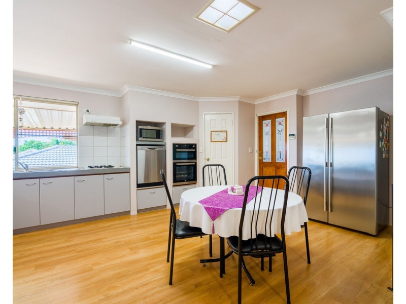 4 Malbec Place, Mount Nasura WA 6112