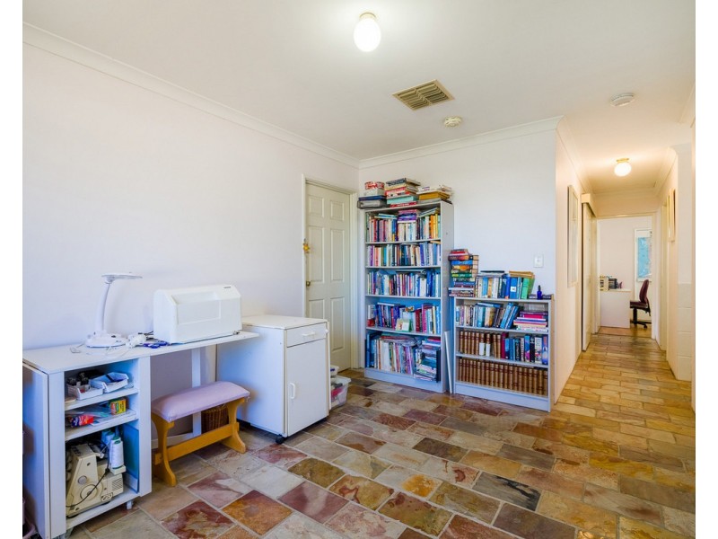 4 Malbec Place, Mount Nasura WA 6112