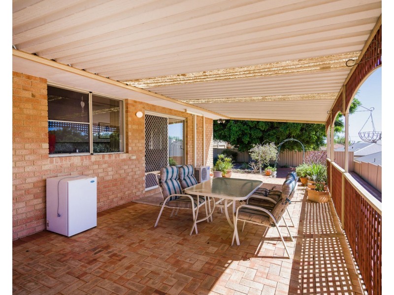 4 Malbec Place, Mount Nasura WA 6112