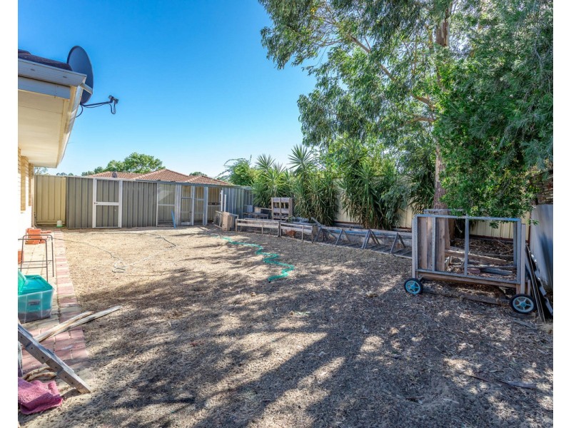 27 Jobson Loop, Brookdale WA 6112