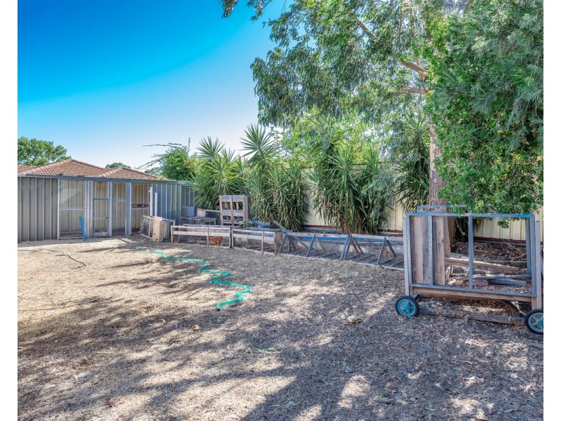 27 Jobson Loop, Brookdale WA 6112