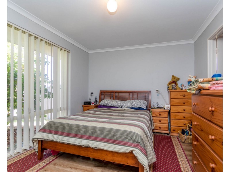 27 Jobson Loop, Brookdale WA 6112