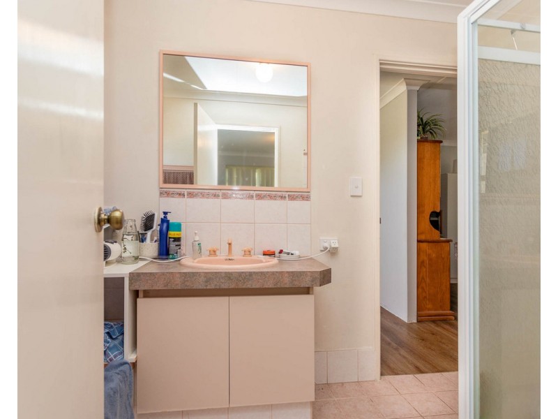27 Jobson Loop, Brookdale WA 6112