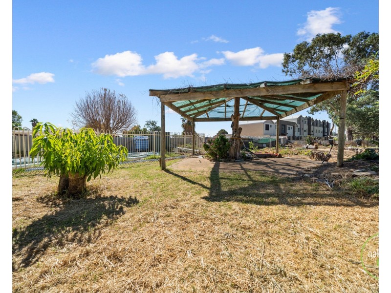114 Attfield Street, Maddington WA 6109