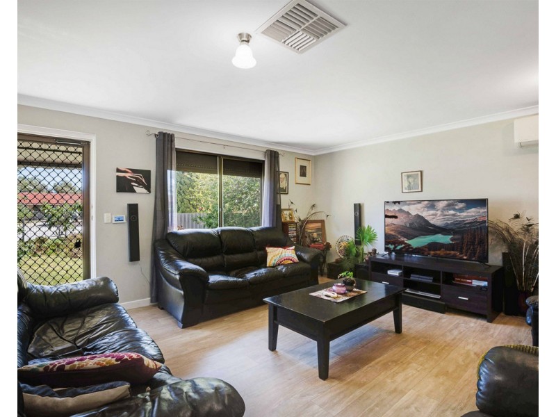 3 Dyson Court, Camillo WA 6111