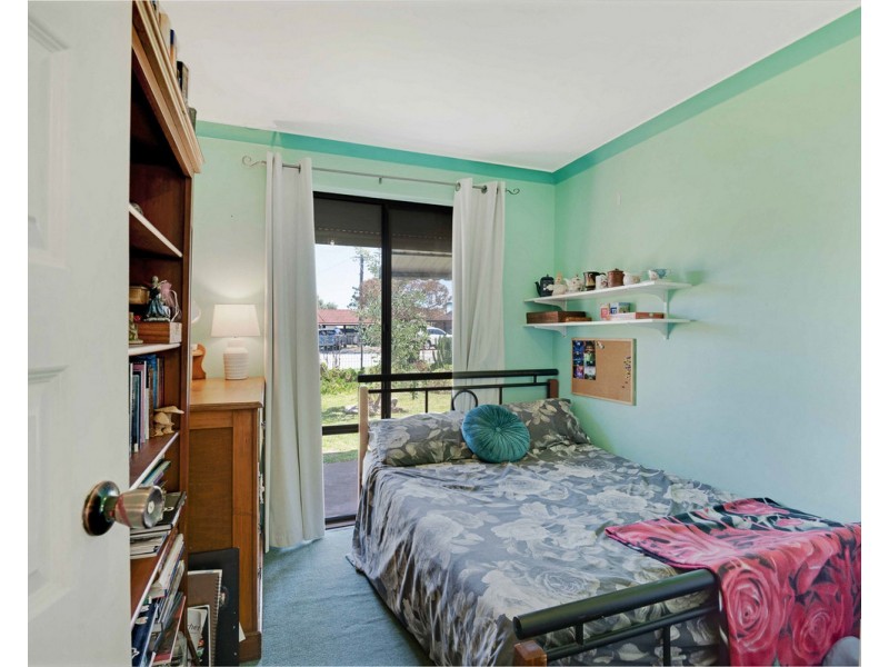 3 Dyson Court, Camillo WA 6111