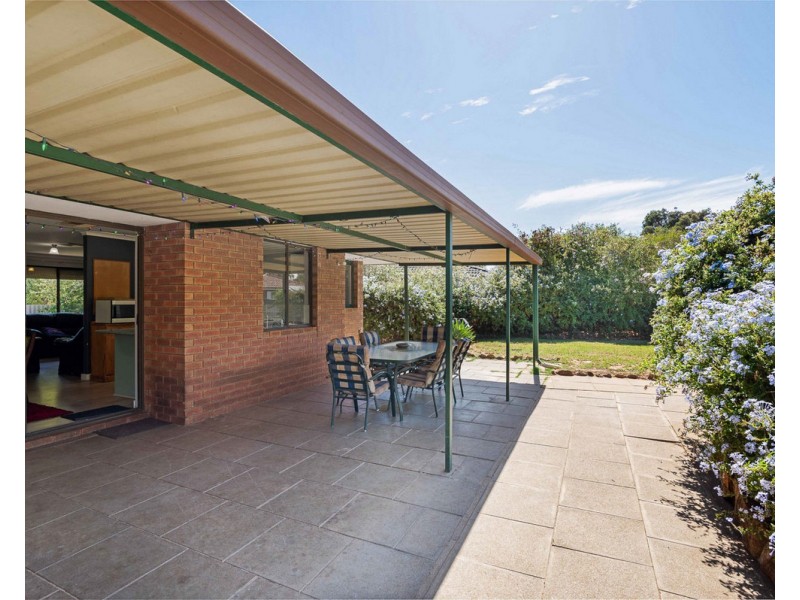 3 Dyson Court, Camillo WA 6111