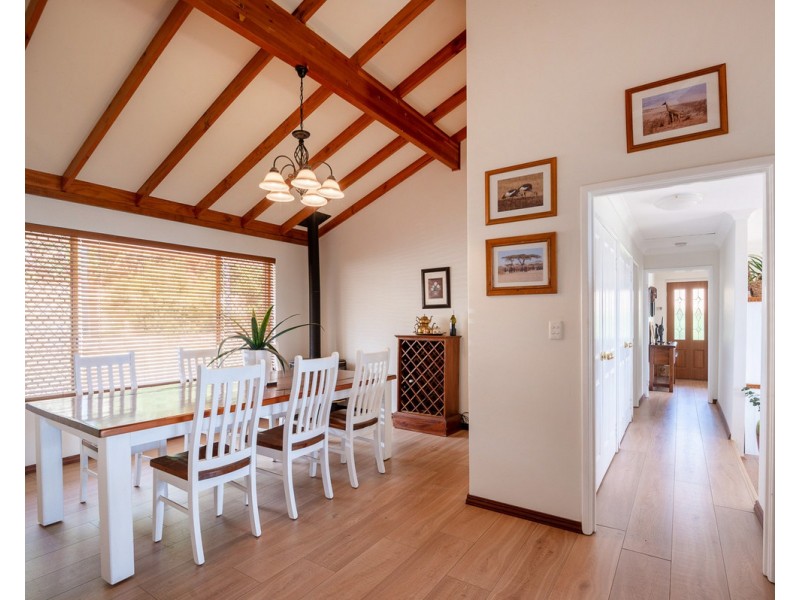 28 Kundyl Court, Kelmscott WA 6111