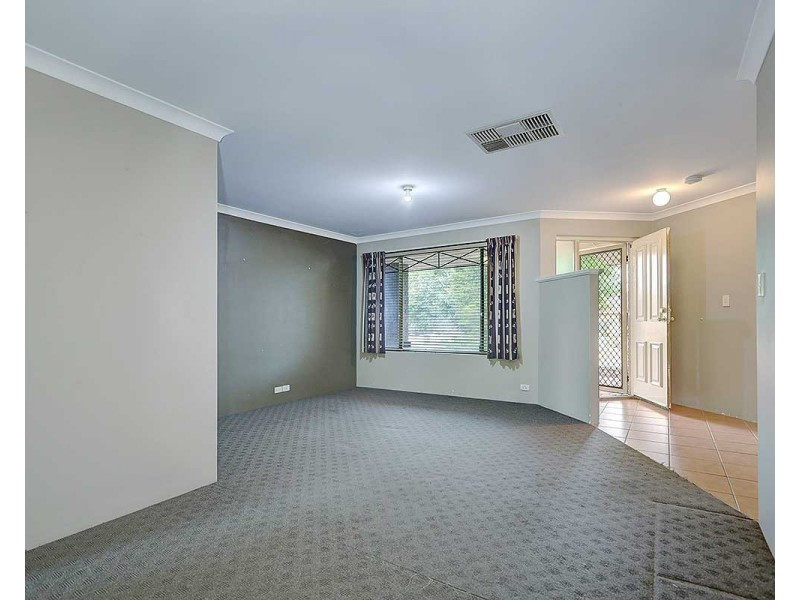 77 Riverside Lane, Seville Grove WA 6112