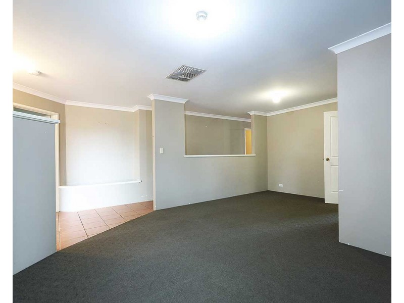 77 Riverside Lane, Seville Grove WA 6112