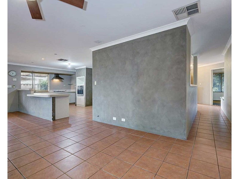 77 Riverside Lane, Seville Grove WA 6112