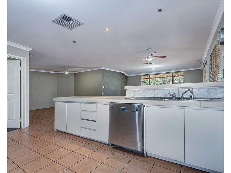 77 Riverside Lane, Seville Grove WA 6112