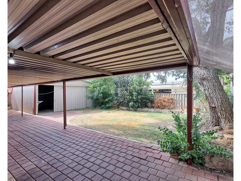 77 Riverside Lane, Seville Grove WA 6112