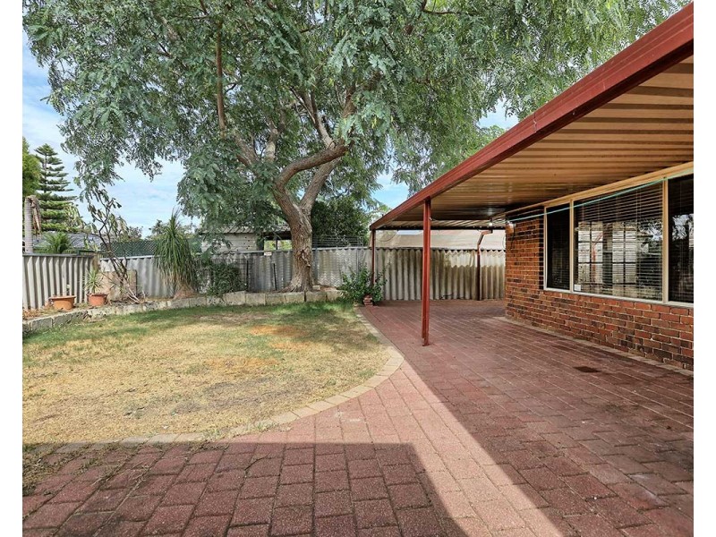 77 Riverside Lane, Seville Grove WA 6112