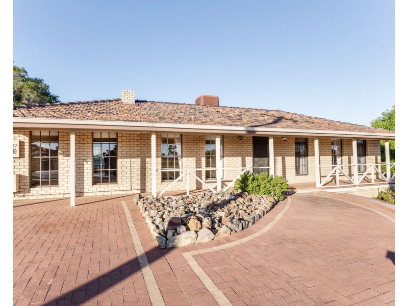 17 Wangoola Terrace, Mount Nasura WA 6112