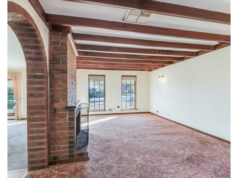 17 Wangoola Terrace, Mount Nasura WA 6112