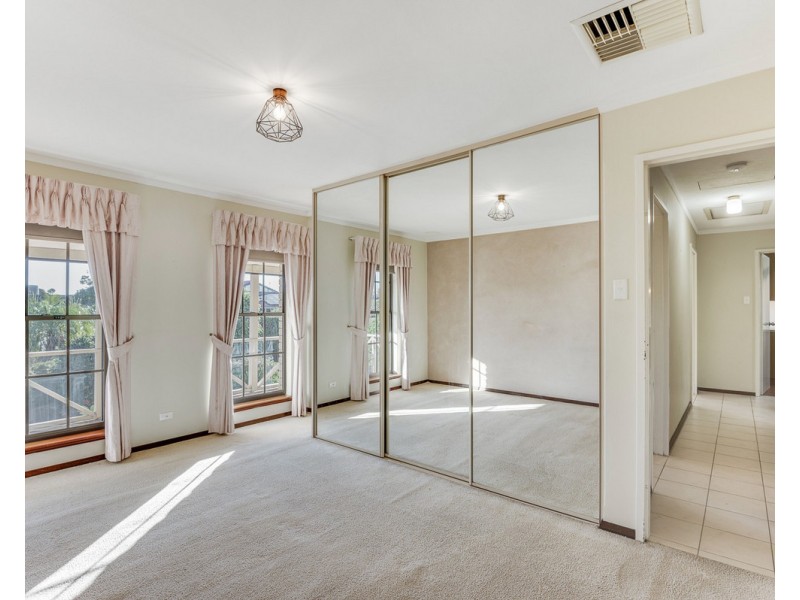 17 Wangoola Terrace, Mount Nasura WA 6112