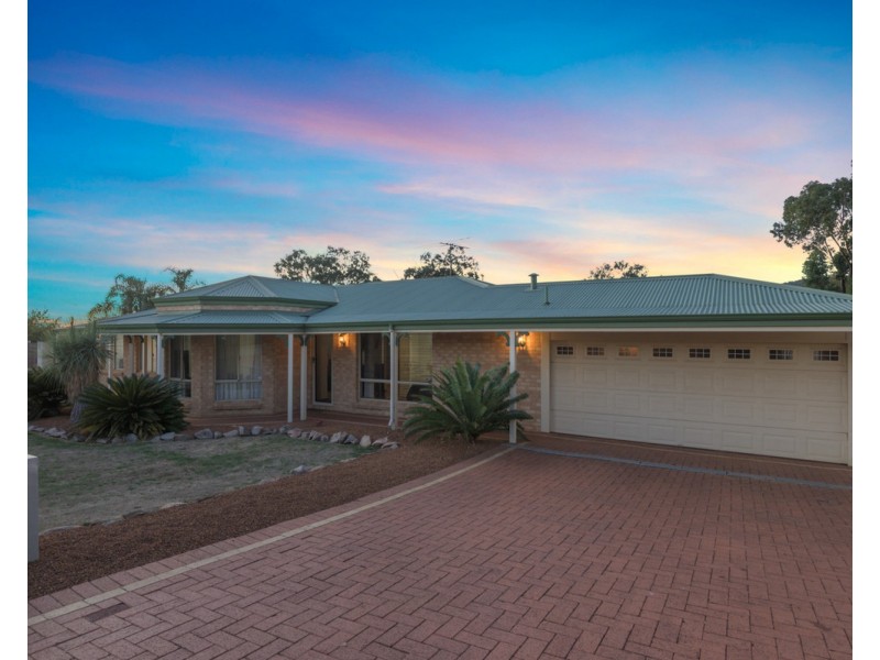 32 Hill Street, Kelmscott WA 6111