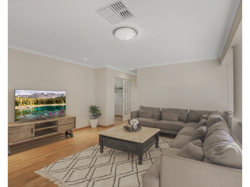 32 Hill Street, Kelmscott WA 6111