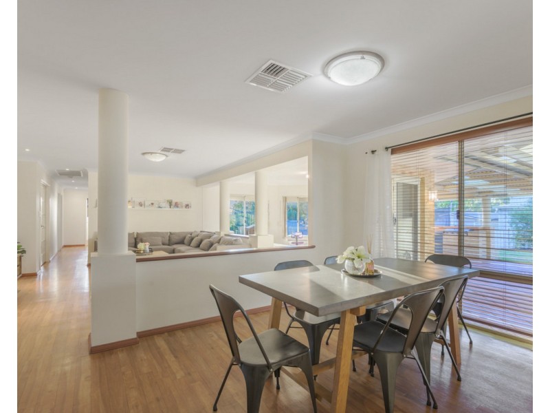 32 Hill Street, Kelmscott WA 6111