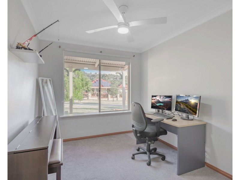 32 Hill Street, Kelmscott WA 6111