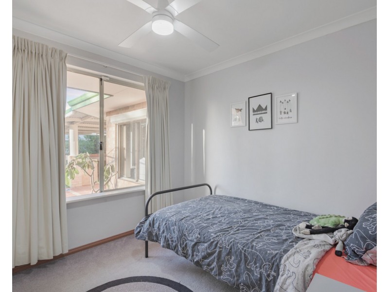 32 Hill Street, Kelmscott WA 6111