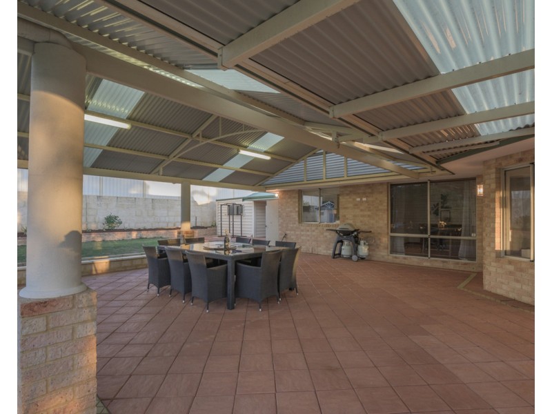 32 Hill Street, Kelmscott WA 6111