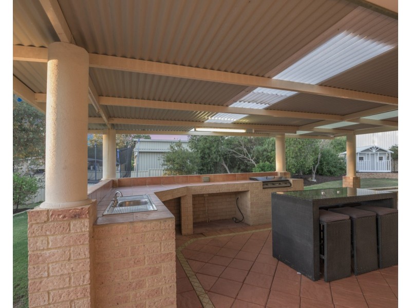 32 Hill Street, Kelmscott WA 6111