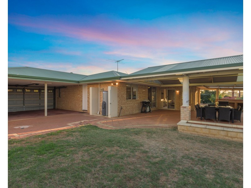 32 Hill Street, Kelmscott WA 6111