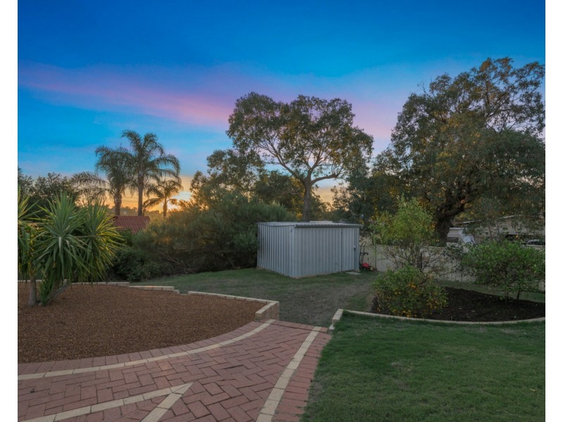 32 Hill Street, Kelmscott WA 6111