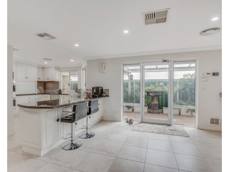 23 Flinn Avenue, Kelmscott WA 6111